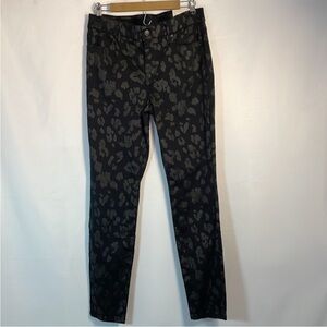 Chico’s secret stretch jegging black leopard print , fits like 9/10